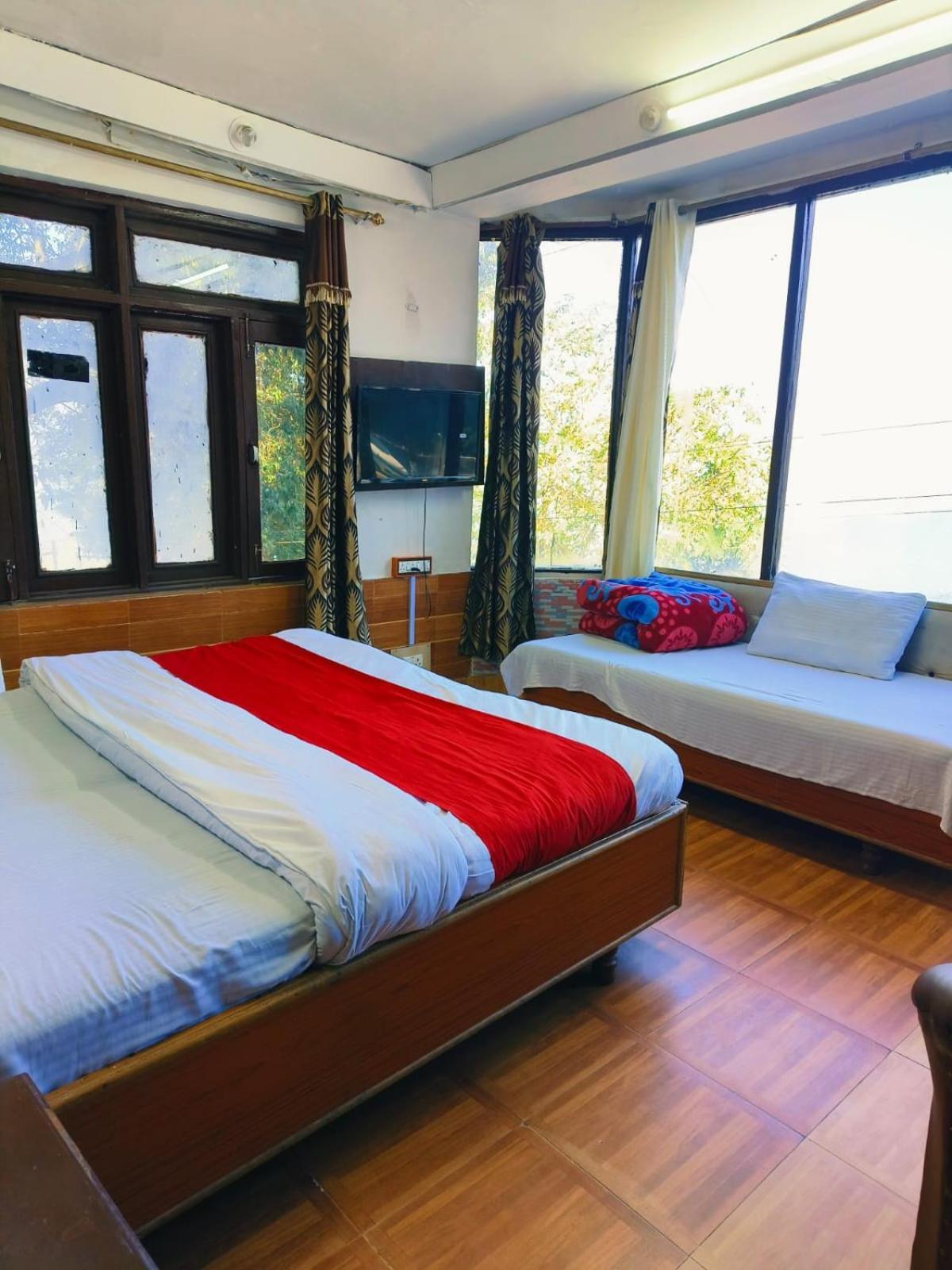 Hotel Holiday Dalhousie - Near Ghandhi Chowk Mall Road Eksteriør bilde